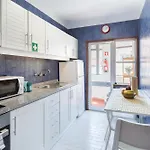 Host Wise - Comfy Bright Flats With Netflix