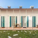 Host Wise - Quiet Colourful House - Garden