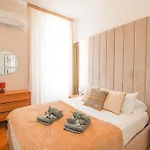 Luxurious Flat In City Center By Lovelystay