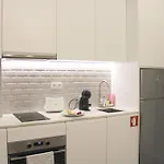 Modern Flat Near Trindade By Lovelystay