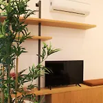 Modern Flat Near Trindade By Lovelystay