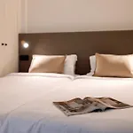 Cosme Apartments By Olala Homes