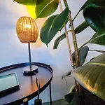 Bluetile Sol Apartment