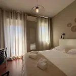 Renovado Com Ac, 2 Wc Completos, Terraco E Garagem