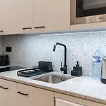 Casa Flores - 2 Bedroom, Lift, Ac, Car Parking - Extra