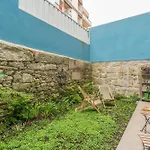 Host Wise - Stylish Urban Flat With Terrace
