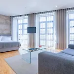 On Deluxe Apartments - Free Parking