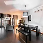 Panoramic River View Downtown With Terrace