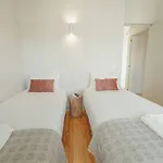 Deluxe Duplex By Hosty