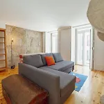 Cozy Almada By Hosty