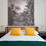Flores Plaza Apartment