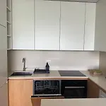 Best - Apartment With Ac, Parking And Balcony