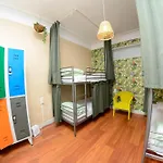 Travel & Live Porto Hostel