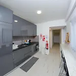 Travel And Live Apartments