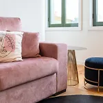 Chic Porto Hideaway: Pool & Garden