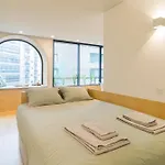 Charming Apartment Frente