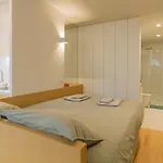 Charming Apartment Frente