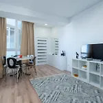Opo Bolhao Flats By Destiny Houses