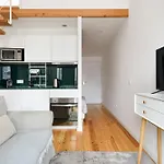 Mezzanine Studio In The City Center