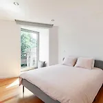 Cosy 1-Bedroom Flat With Free Parking On Premises