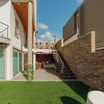 Pool & Cinema Villa By Vacationy
