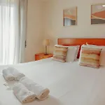 Bright Apartment By Hosty