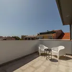 Rooftop Stylish By Hosty