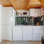 Mezzanine Stylish Apartments By Vacationy