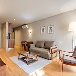 Avus M Suites And Apartments By Da\'Home