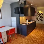 Molecular Apartment