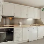Espinho Modern 3 Bedroom Apartment By Vacationy