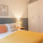 Trendy And Modern 3Br Family Home