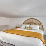 Formosa Apartment With Free Parking And Historic Charm!
