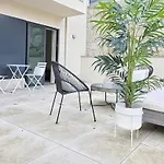 Central Apartment With Parking & Terrace