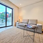 Central Apartment With Parking & Terrace