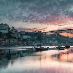 Central Porto Apartment With Balcony