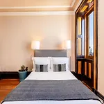 Cozy Studio In Porto With Modern Amenities