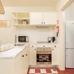 Urban Apartment With Balcony In Porto