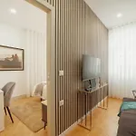 City Center Comfort Apartment By Vacationy