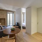 Pause Apartments