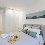Hostwise - Stylish Retreat In Porto\'S Heart