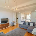Modern Apartment For 13 Guests