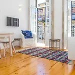 Liiiving In Porto | Blue Flower Apartment