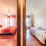 The Porto Concierge - Flying Leaves