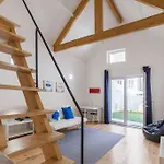 Urban Little House 173