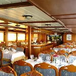 Invicta Ribeira Boat Hotel