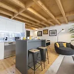 Lovelystay-Modern Loft City Center