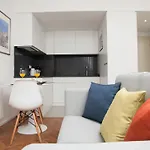 White Almada Oporto Apartments