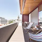 Lovelystay - Top Floor Balcony Apartment