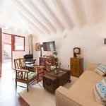 Lovelystay - Caldeireiros Garden Little House